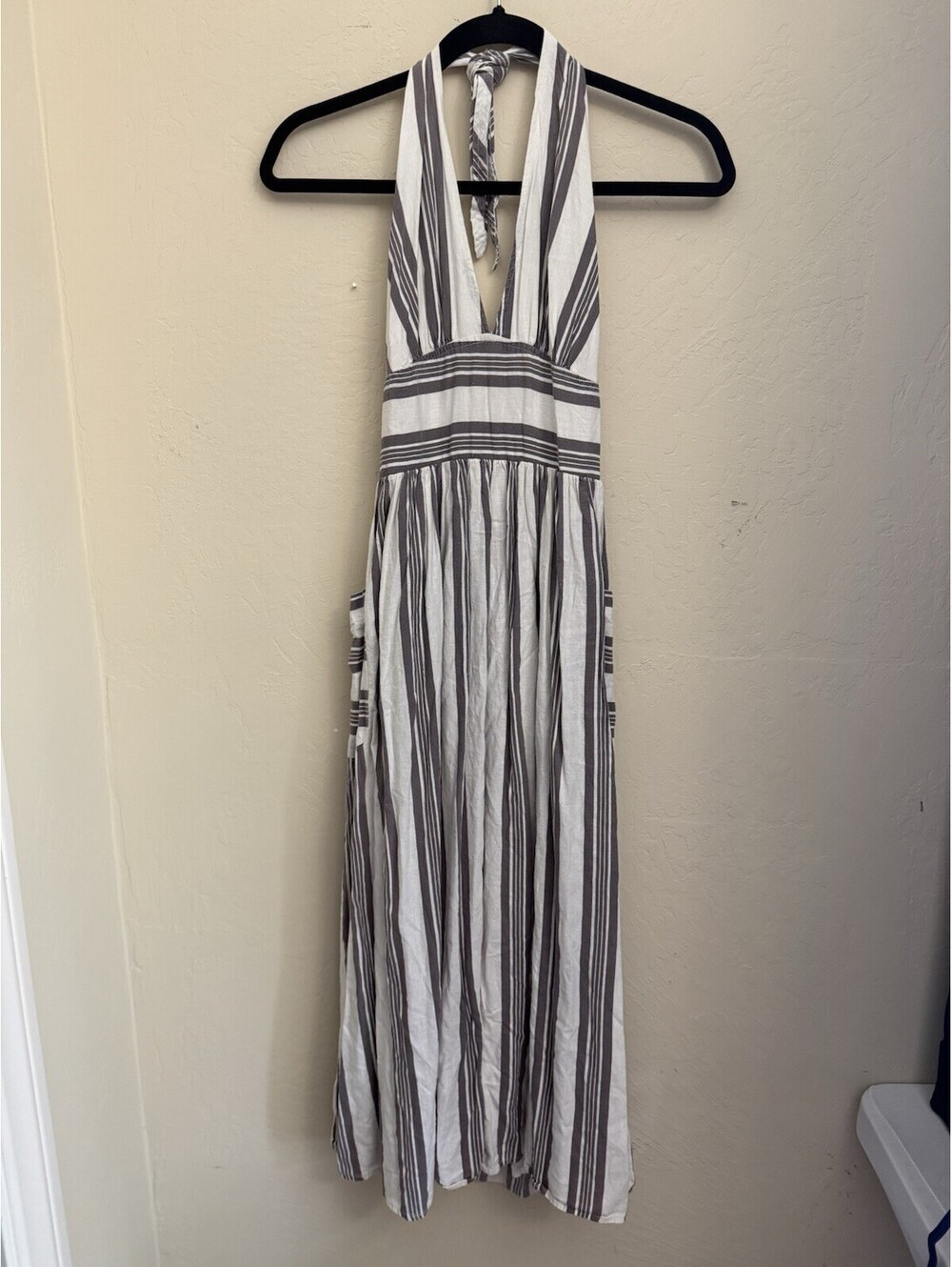 Urban Outfitters Halter Tie-Back Maxi Dress Small with Pockets